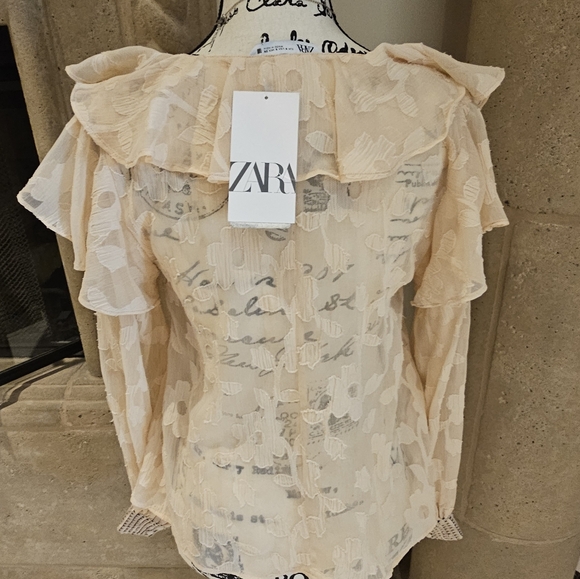 Zara Cream Ruffled Blouse - Picture 4 of 5